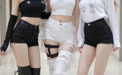 校花在公车上被内射好舒